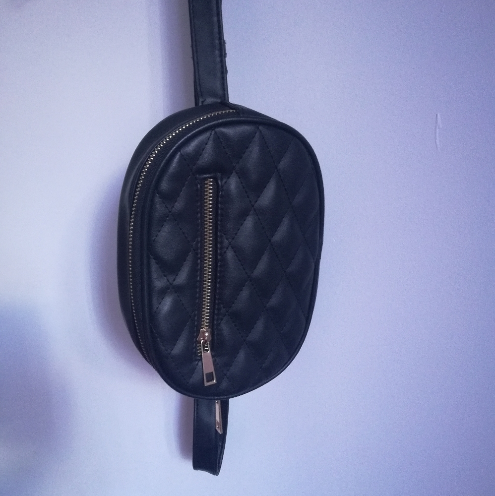 Black quilted fany pack / cross body bag